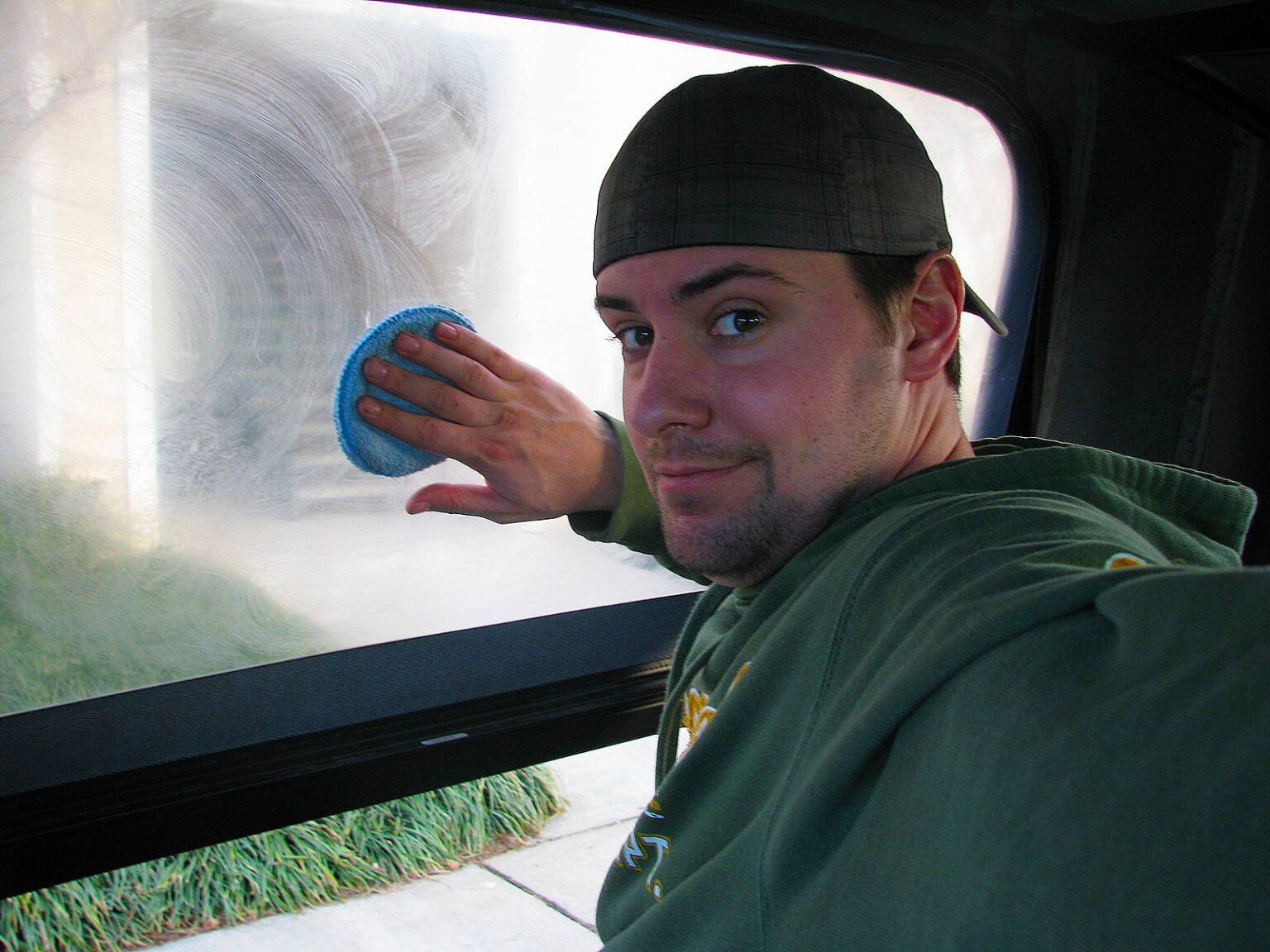 How To Wash Jeep Windows Without Damaging Them Jeep Guide