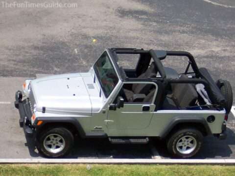 Video: How To Take Off & Put On A Jeep Soft Top